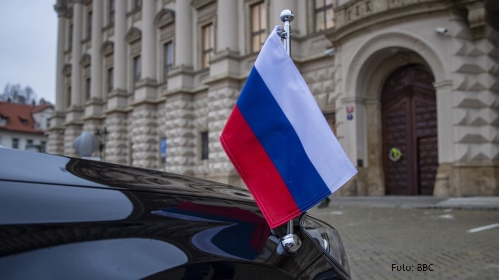 Proterane ruske diplomate napustile Češku