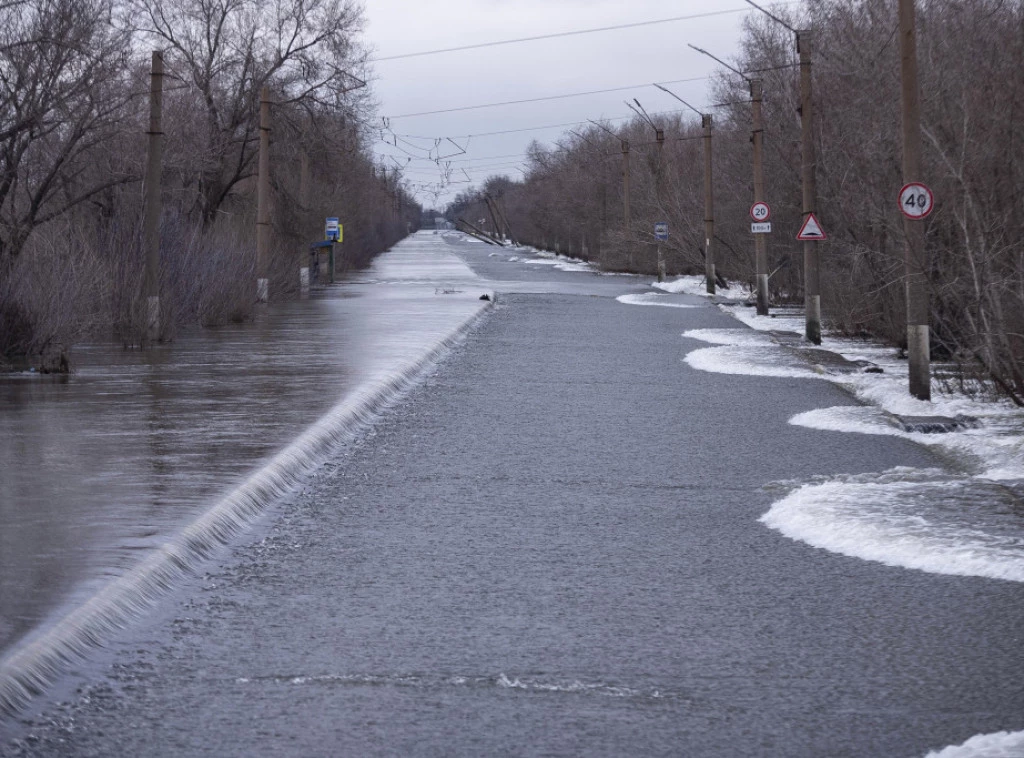 Nivo vode u reci Ural kod Orenburga prešao je opasnu oznaku za centimetar