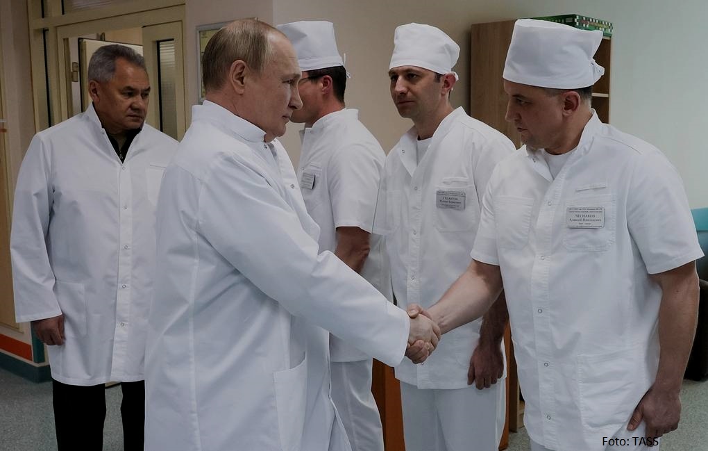 Putin posetio ranjene ruske vojnike u bolnici u Moskvi
