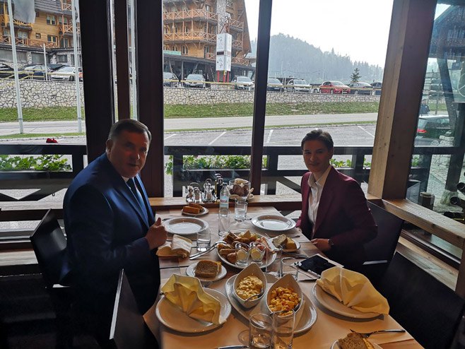 Dodik i Brnabićeva na radnom doručku na Jahorini