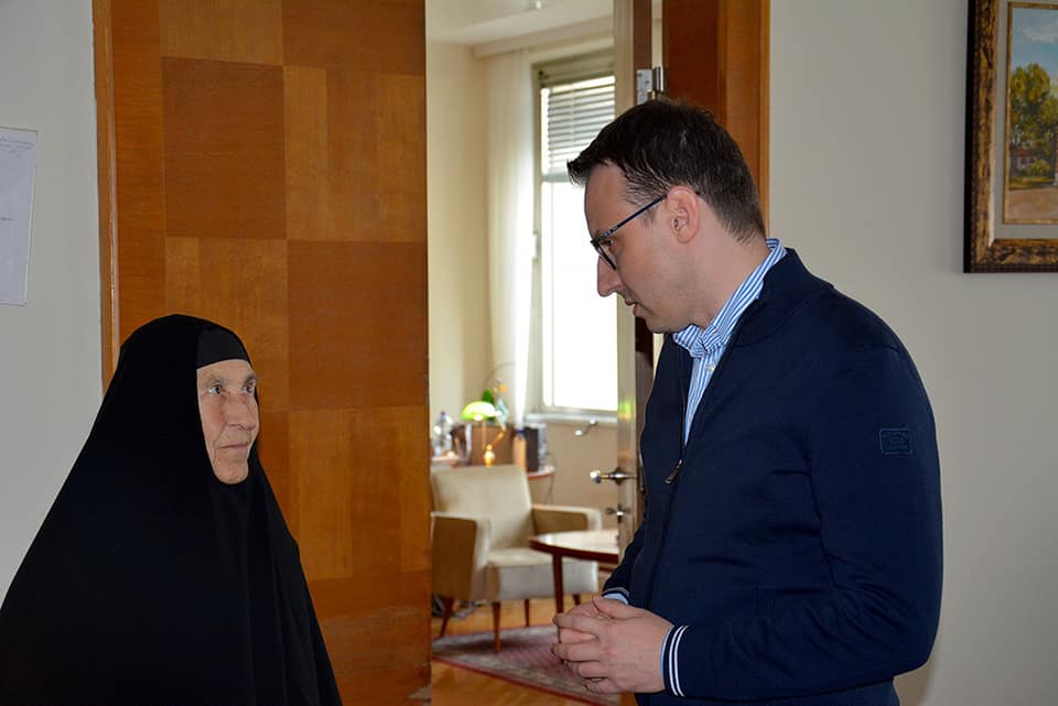 Petković sa mati Haritinom o pomoći Pećkoj patrijaršiji