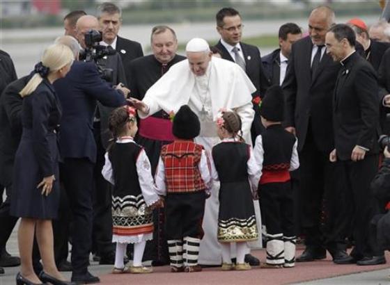 Papa Franja stigao u Bugarsku, fokus na migrantima