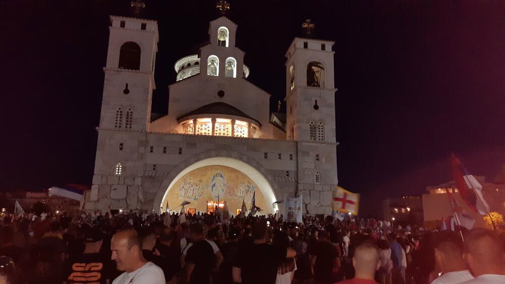 I večeras Crna Gora brani svetinje