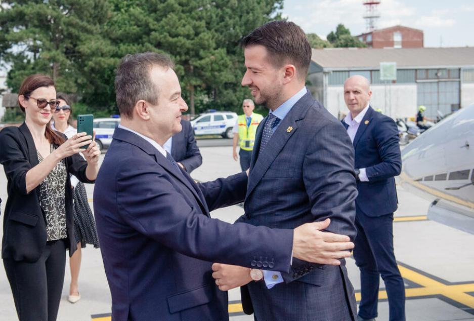 Milatović stigao u posetu Srbiji, dočekao ga Dačić