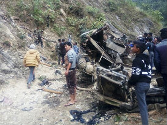 Nepal, sleteo autobus sa studentima, 21 žrtva