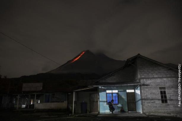 Eruptirao vulkan Merapi na Javi, 11 mrtvih