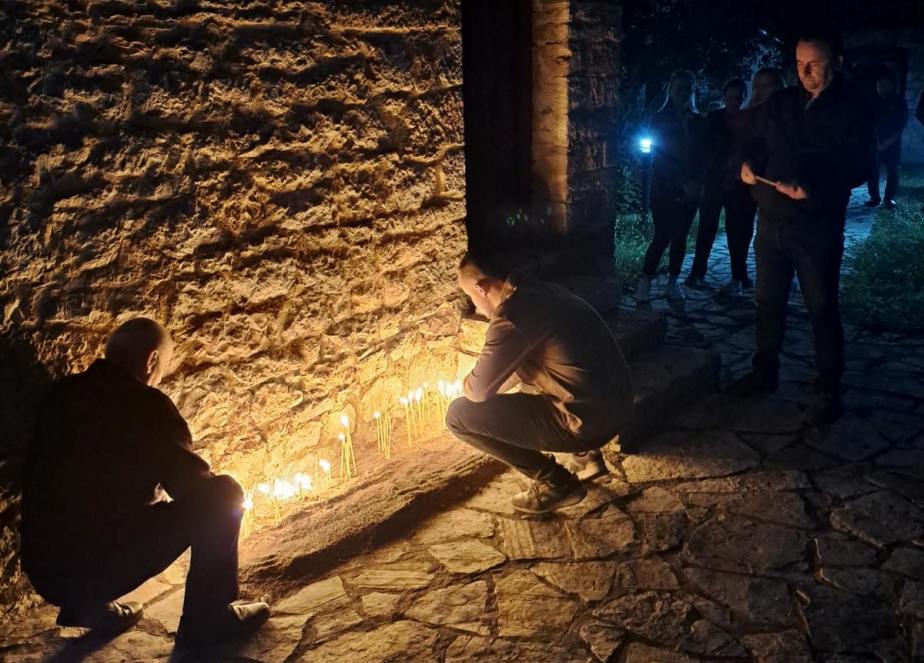Velika Hoča: Paljenje sveća i odavanje počasti stradalim Srbima u Banjskoj