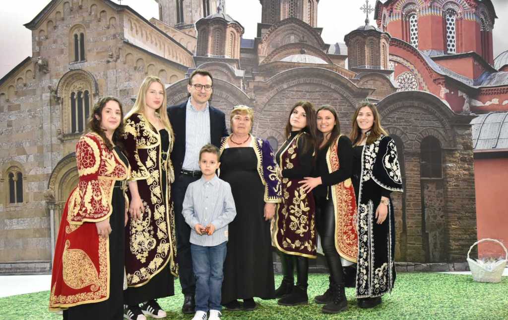 Petar Petković posetio štand Kancelarije za KiM na Sajmu turizma