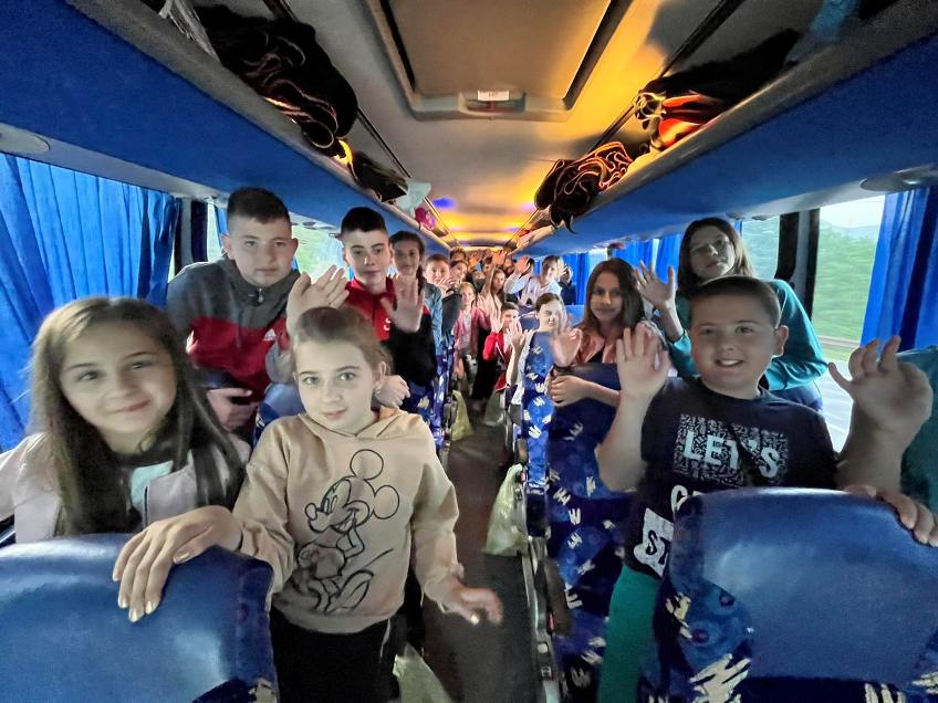 Deca sa Kosova i Metohije krenula za Republiku Srpsku