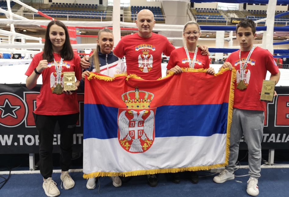 Dominacija Srbije u Budimpešti na Svetskom kik-boks kupu