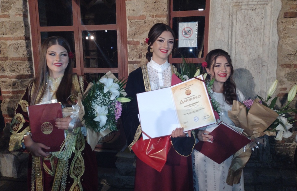 Titulu najlepše Kosovke devojke ponela je Marijana Simić iz Batusa