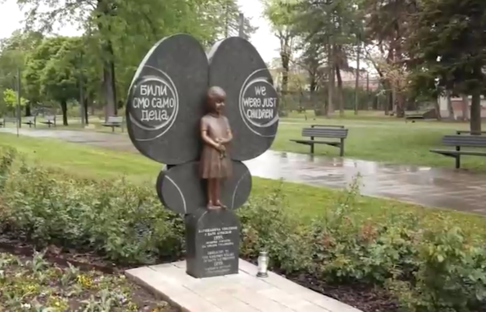 Položeni venci i cveće na spomenik Milici Rakić: Decu vam nismo oprostili