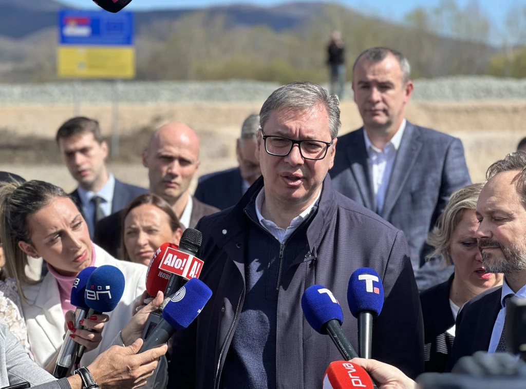 Vučić: Pred Srbijom teška vremena, o političkim pitanjima u naredna 48 sata