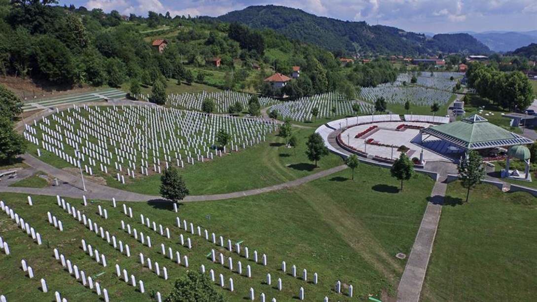 Milo Đukanović ide u Srebrenicu na komemoraciju