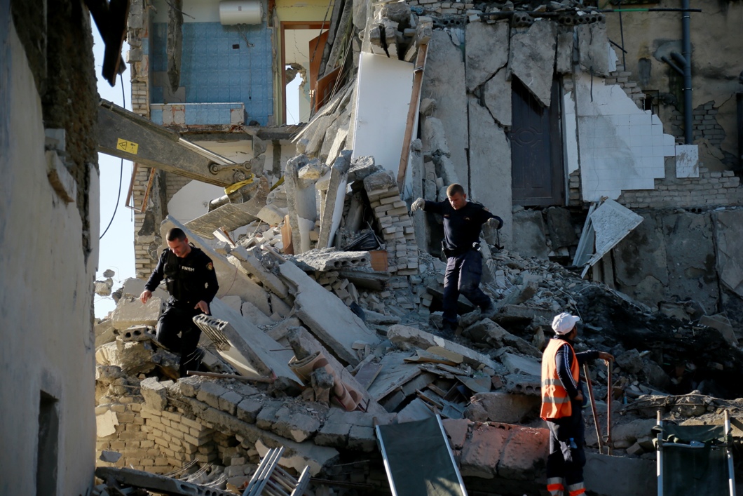 Albanija dan posle zemljotresa - 29 mrtvih, 650 povređenih