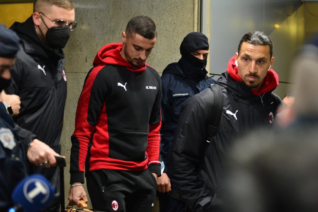 Milan stigao u Beograd, aplauzi Ibrahimoviću i Maldiniju