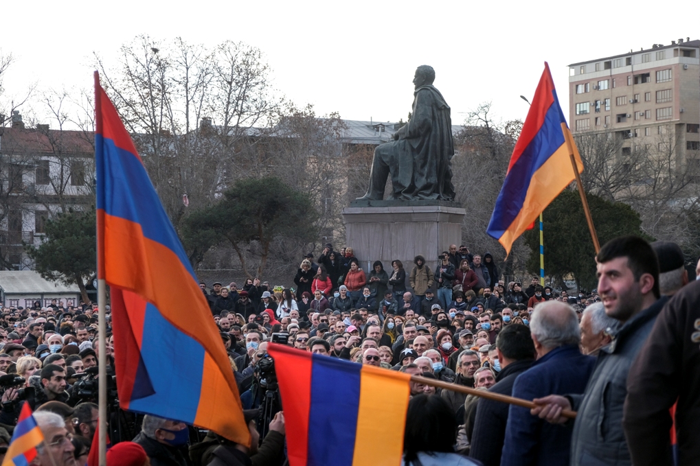 Jermenija na ivici puča, opšte rasulo na ulicama Jerevana