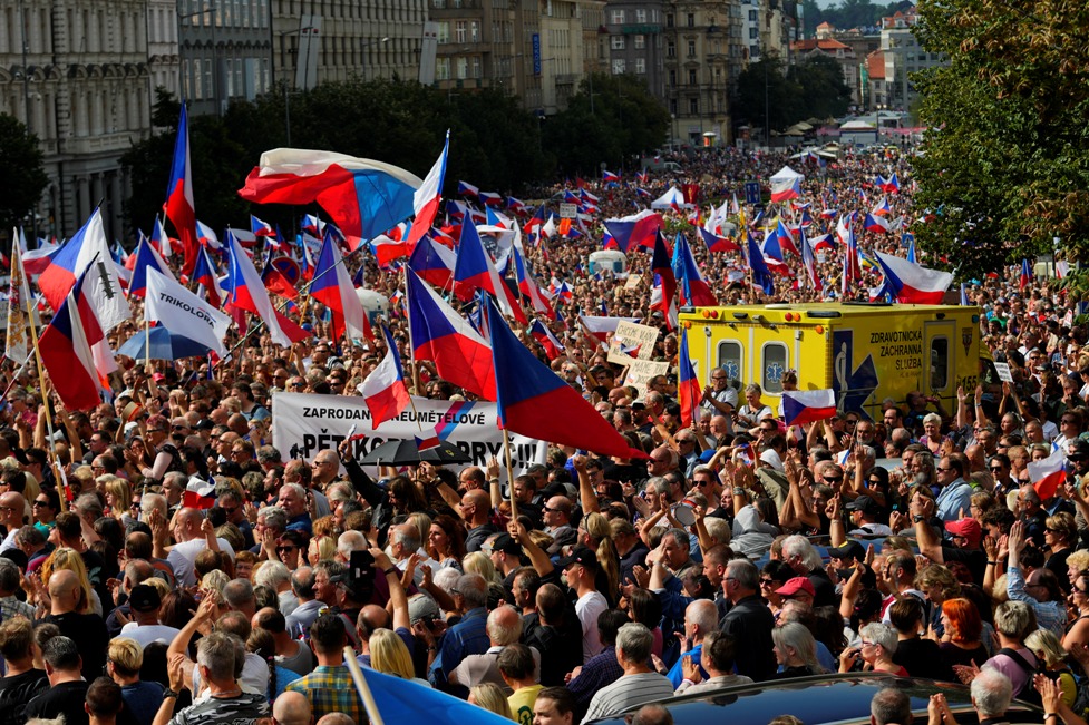 Oko 70.000 ljudi u Pragu protestovalo protiv vlade, EU i NATO