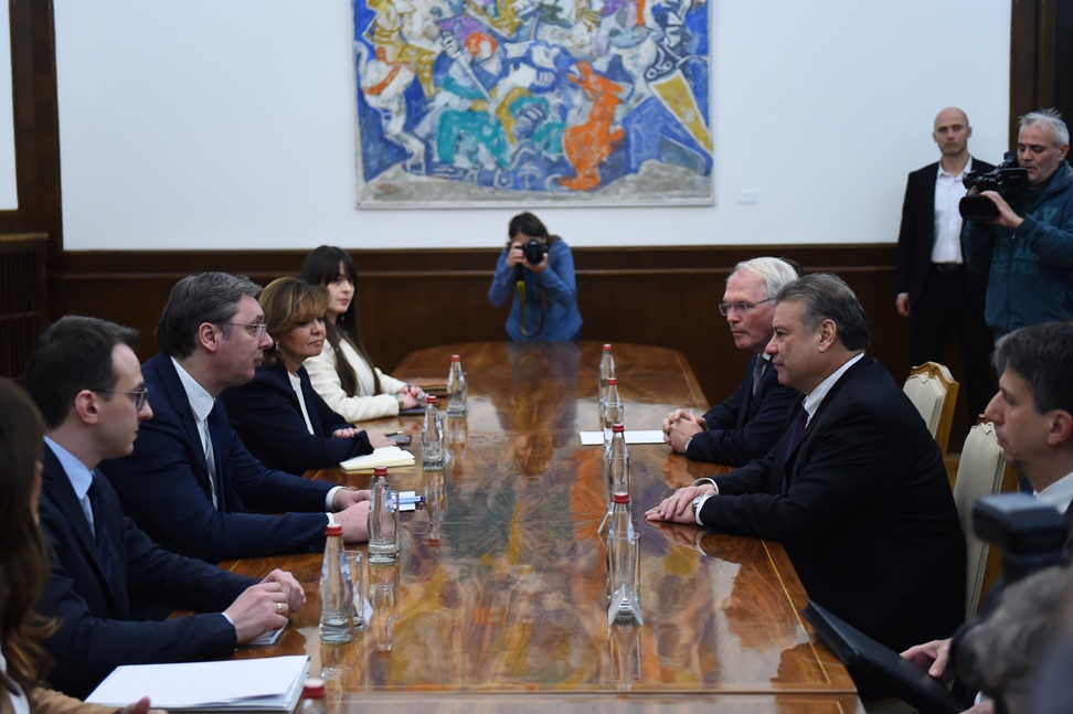 Predsednik Vučić sastao se sa Eskobarom