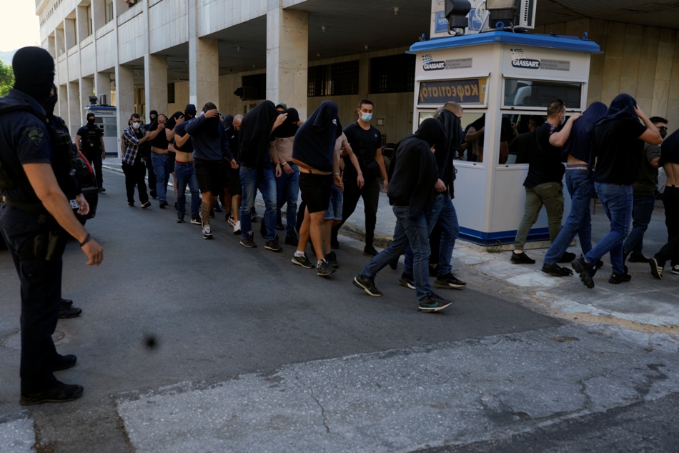 Atina: Izbili sukobi ispred suda, dok su hrvatski navijači davali izjave
