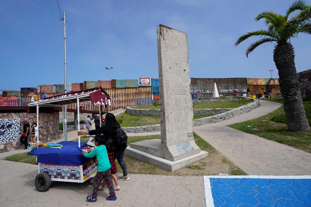 Meksiko postavio ostatke Berlinskog zida na američko-meksičkoj granici