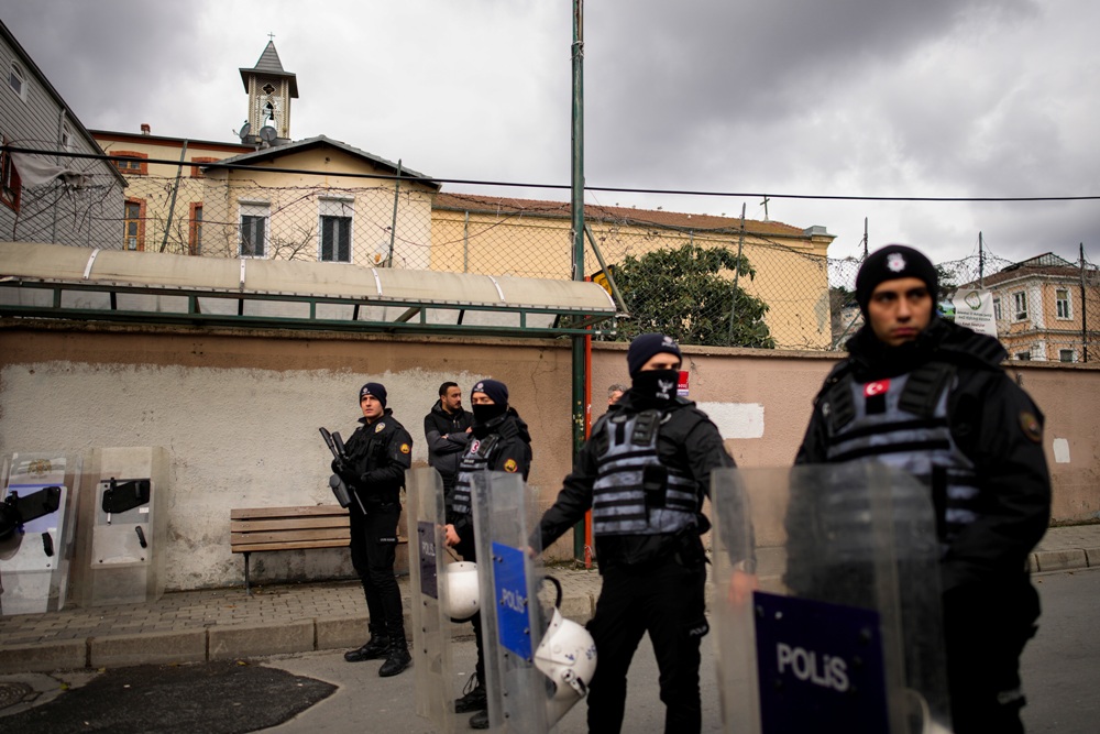 Pucnjava u katoličkoj crkvi u Istanbulu, jedna osoba ubijena