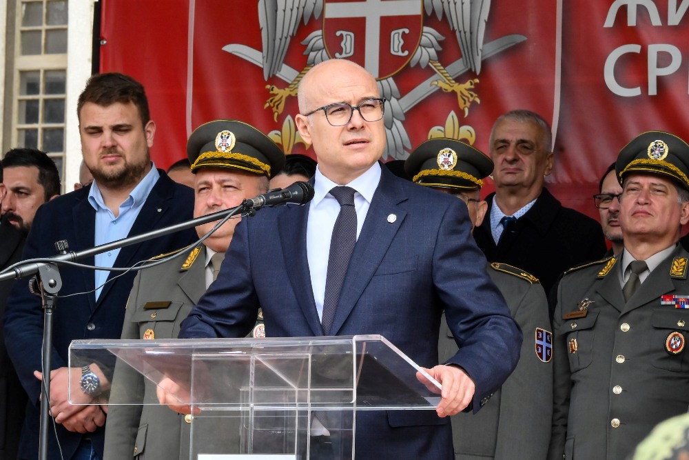 Vučević prisustvovao polaganju zakletve dobrovoljaca i rezervnih oficira