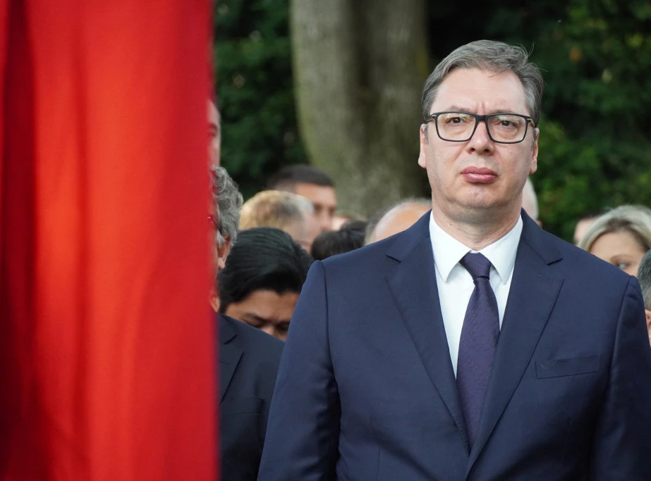Vučić: Srbija će pobediti, nećemo odustati od rada i borbe za svoju zemlju