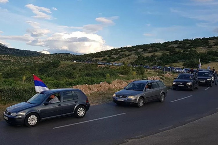 Crna Gora: Policija sankcionisala 98 učesnika auto-litija