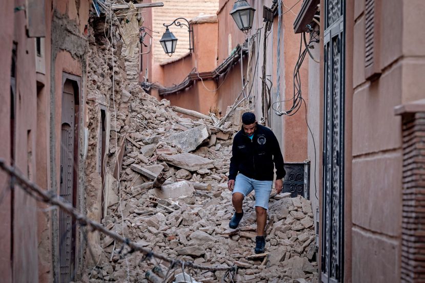 U zemljotresu u Maroku poginule 2.122, povređena 2.421 osoba 
