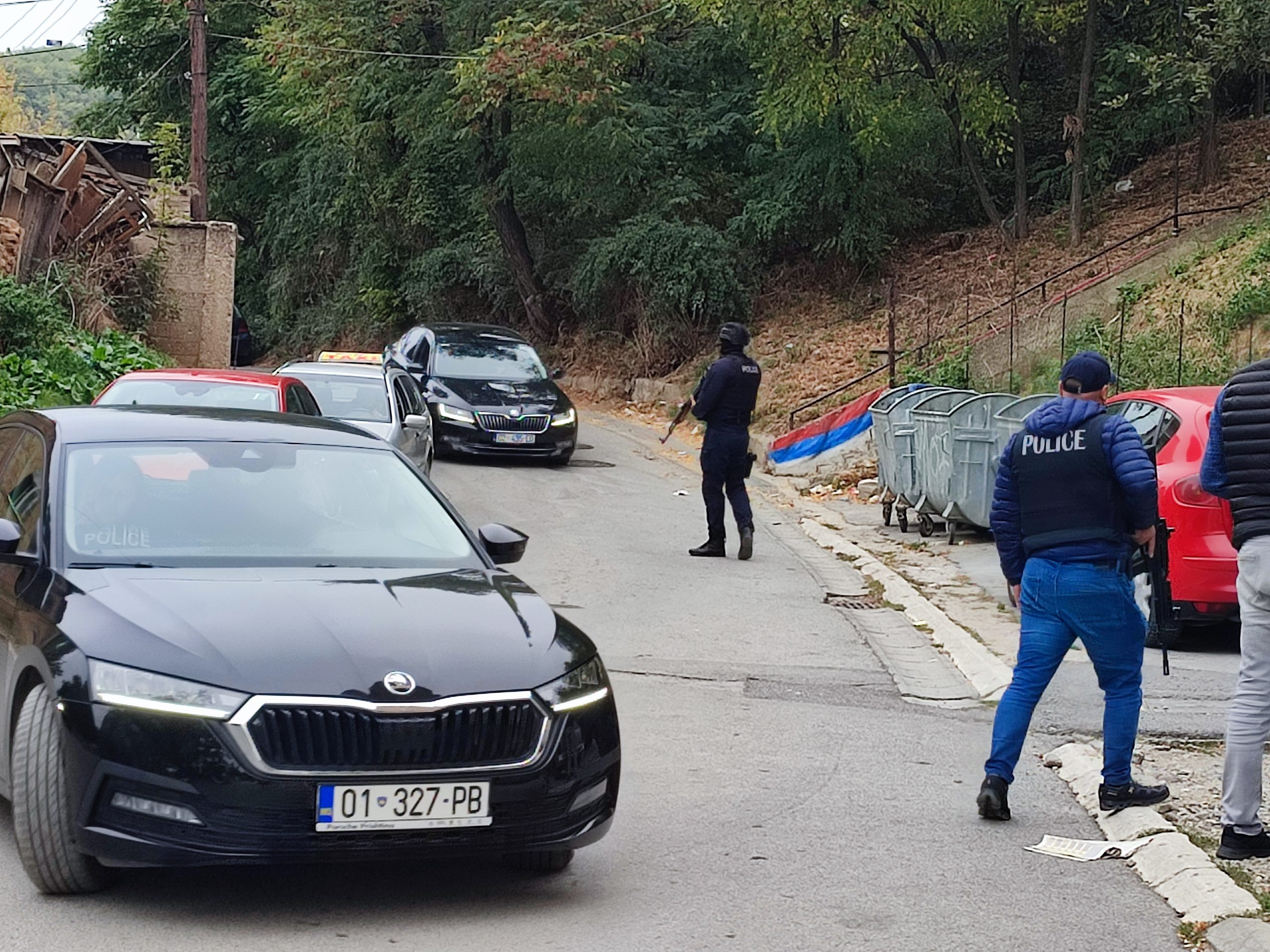 Pretresi na više lokacija u Severnoj Mitrovici; KP vrši pretrese i u blizini vrtića