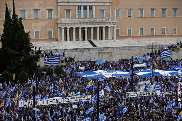 Atina: Protest zbog Prespanskog sporazuma, sukobi i suzavac