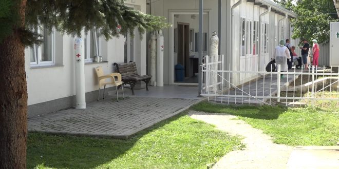 Radnici javnog komunalnog preduzeća iz Gračanice uredili bolnički krug u Lapljem Selu