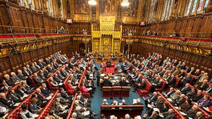 Rasprava o KiM u britanskom parlamentu, Mičel pozvao na povlačenje specijalaca