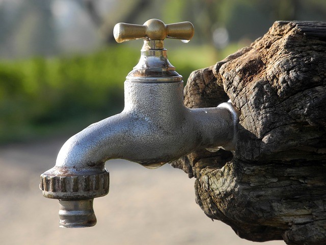 Amerikancima preporučeno da ne piju vodu iz česmi na Kosovu i Metohiji