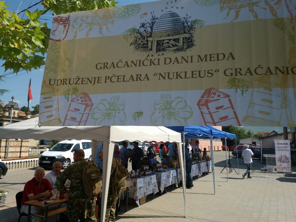 U Gračanici održana manifestacija “Gračaničko prelo” i Treći međuopštinski sajam meda