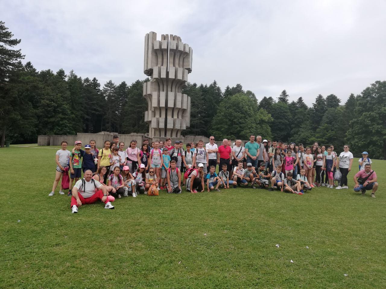 Deca sa KiM posetila Nacionalni park Kozara