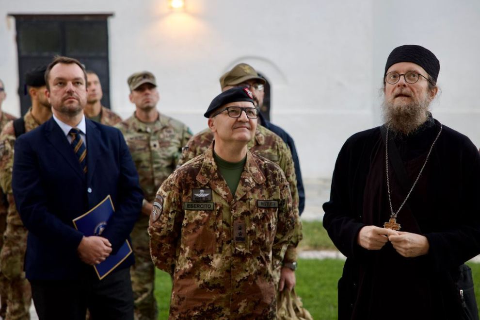 Komandant Kfora posetio manastir Visoki Dečani