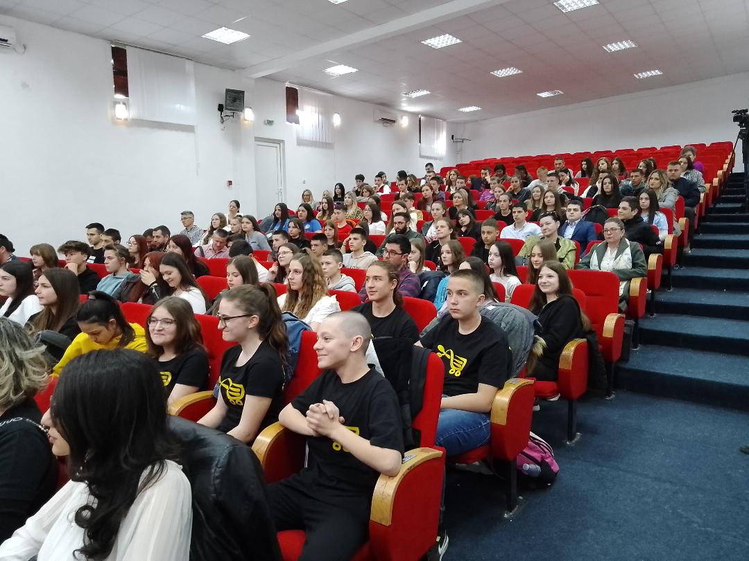Srednja medicinska škola iz Kosovske Mitrovice pobednik “Takmičarskih dana mladih preduzetnika” 