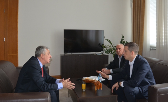 Đurić razgovarao sa rektorom Prištinskog univerziteta u Kosovskoj Mitrovici