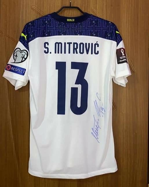 Stefan Mitrović poklonio dres za aukciji za malog Gavrila