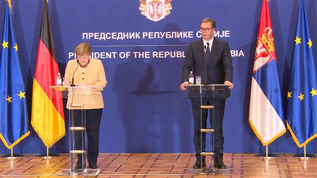 Merkel i Vučić: Jasno da je uslov za EU rešenje kosovskog pitanja