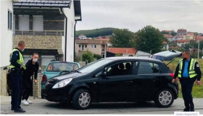 Policija u Srbici jutros sa automobila skidala srpske registarske oznake