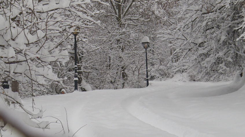 Otežan saobraćaj u gnjilanskom kraju, sneg preko pola metra