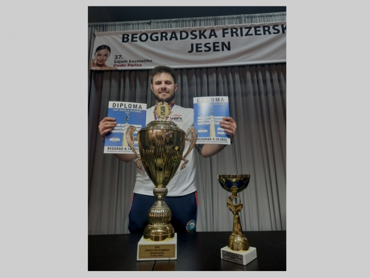 Mitrovčanin Luka Mitrović apsolutni šampion Srbije u kategoriji seniora muških frizera