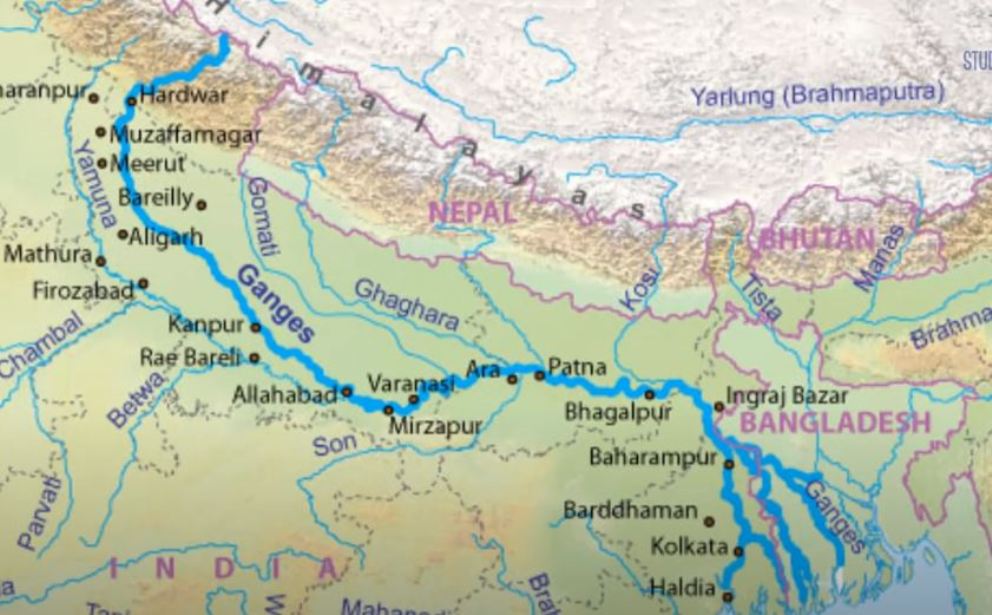 Tela preminulih od kovid-19 plutaju indijskim rekama