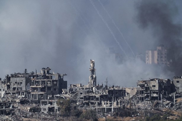 Najmanje petoro Palestinaca poginulo u bombardovanju džamije u Gazi 