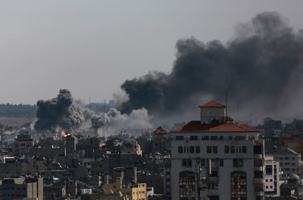 Izrael intenzivira napade, na meti jug Pojasa Gaze