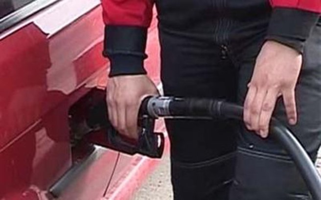 Nove cene goriva – dizel jeftiniji za tri, benzin skuplji za dva dinara
