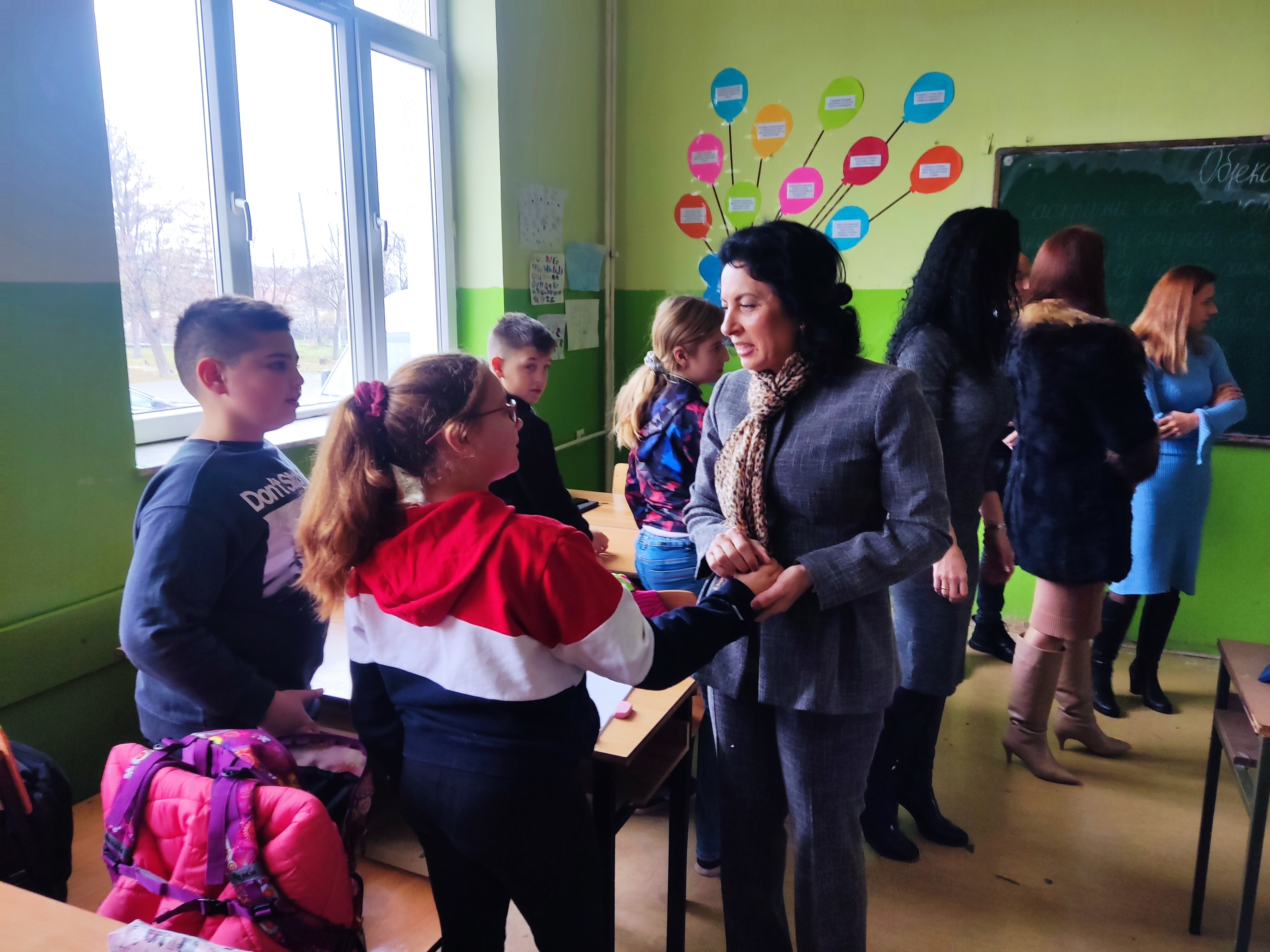 Šubarić uručila donaciju školama u Gračanica i Lepini